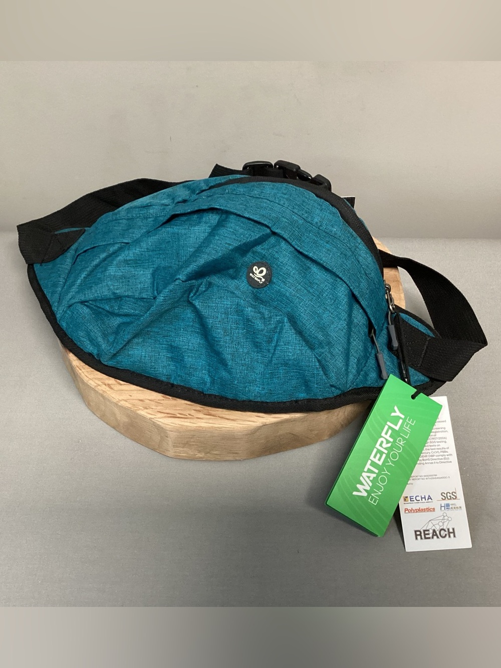 🔵 NWT - Waterfly Hiking Fanny Pack in a Teal Blue Color - Adjustable  Straps